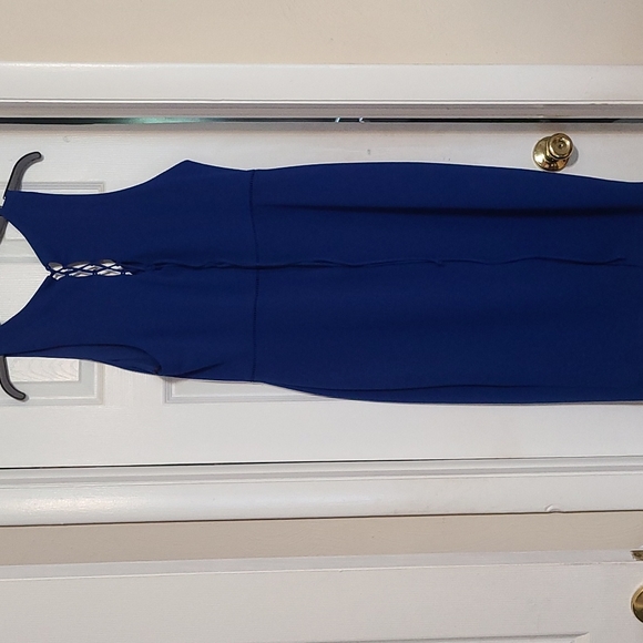 Clothe - Picture 2 of 3